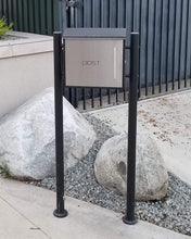 Load image into Gallery viewer, Amoylimai-MPB918NH-1 Lockable Wall Mounted Stainless Steel Mailbox With Door Handle