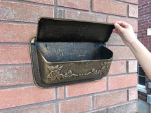 Load image into Gallery viewer, Amoylimai Victorian Style Anqitue Mailbox Brown Bronze